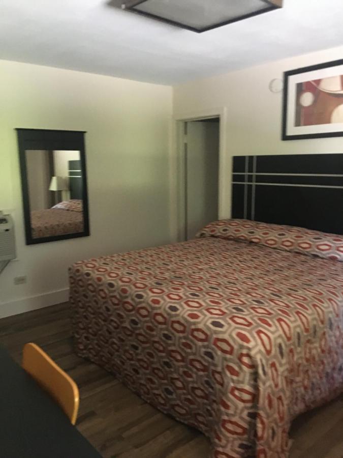 Woodlawn Hills Motel Henderson Εξωτερικό φωτογραφία
