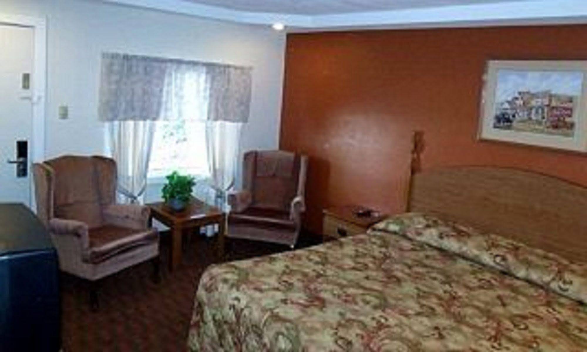 Woodlawn Hills Motel Henderson Εξωτερικό φωτογραφία